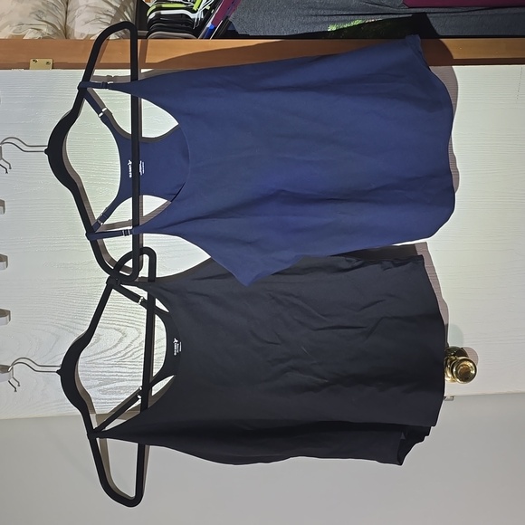 (2) Old Navy XXL women's active tops - Picture 1 of 6